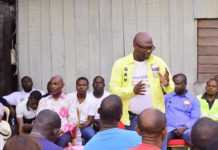 Elections au Gabon : Arsène Nkoghe (RV) déjà sur le terrain dans le 5ème arrondissement de Libreville