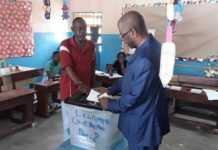 Législatives au Gabon : hier au QG de Barro Chambrier, c’était la soupe à la grimace