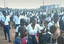 Polémique au Gabon : « les syndicats ont fait descendre dans la rue des élèves de 8, 9 et 10 ans », dénoncent les associations de parents d’élèves