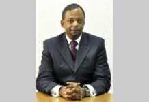 Gabon : Homme fort du nouveau gouvernement, Edgard Anicet Mboumbou Miyakou, seul ministre d’Etat, récupère l’Intérieur et la Justice