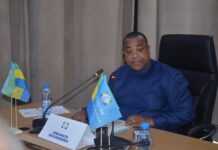 « Arrêtez d’expatrier vos recettes. Il faut financer l’investissement au Gabon », a lancé le Premier ministre aux patrons de multinationales