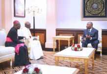 Gabon : Ali Bongo Ondimba s’entretient avec le représentant du Vatican, le cardinal Robert Sarah