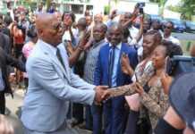 Après son séjour au Gabon, la star hollywoodienne Samuel L. Jackson poursuit son périple en Afrique