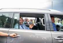 Gabon : Brice Laccruche Alihanga avec Ali Bongo Ondimba à Franceville, les photos et vidéos qui démentent les fake news