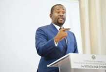 Gabon : « Il est regrettable de constater autant de fake news dans un seul article » (Le porte-parole de la présidence, Ike Ngouoni, suite à une publication controversée de Bloomberg)