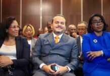 Gabon : Julien Nkoghe Bekalé s’affiche tout sourire avec Brice Laccruche Alihanga et Tony Ondo Mba