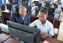 Gabon : 4000 salles de classe supplémentaires vont être construites d’ici 2023 afin de limiter à 35 le nombre d’élèves par classe