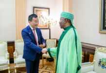 Gabon : Ali Bongo Ondimba s’entretient avec l’un des vice-présidents de Huawei, le grand rival chinois de Google et Apple