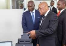 Opération anti-corruption : L’ex-ministre de l’Economie Roger Owono Mba interpellé à son tour