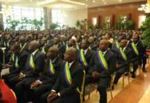 Gabon : Les députés du PDG opposés à un éventuel départ du premier ministre Julien Nkoghe Bekalé