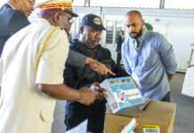 Covid-19 au Gabon : Ali Bongo sur le terrain pour réceptionner la commande passée par l’Etat en matériel médical destiné à la riposte