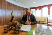 Interview : « La pandémie de Covid-19 montre qu’il est possible de réduire l’impact de l’activité économique sur l’environnement » (Lee White, ministre des Forêts du Gabon)