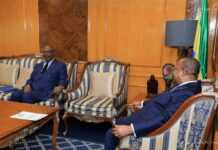 Covid-19 au Gabon : L’opposant Casimir Oye Mba répond à son tour à l’appel à l’union sacrée lancé par Ali Bongo Ondimba et s’entretient avec Julien Nkoghe Bekalé