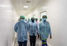 Visite ministérielle de l’usine La Santé Pharmaceutique SA à Nkok : priorité à la santé et à la relance économique pour le gouvernement gabonais en cette rentrée