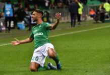 Football : L’AS Saint-Etienne de Denis Bouanga s’impose à Marseille et conforte sa première place
