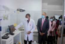 Octobre rose : le ministre gabonais de la Santé, le Dr Guy-Patrick Obiang Ndong, s’assure que les structures sanitaires de Libreville sont prêtes