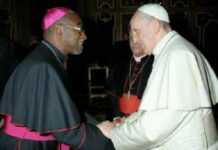 Au Gabon, Mgr Iba-Bâ défie le Pape François
