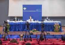 Gabon : Le gouvernement va davantage récompenser les fonctionnaires méritants