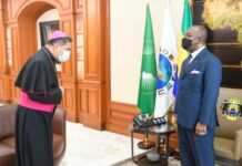 Gabon : Pour apaiser les tensions avec l’archevêque de Libreville, le Pape François dépêche son ambassadeur chez Ali Bongo Ondimba