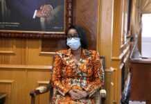 Gabon : Couvre-feu de 20h à 5h, port du masque obligatoire et amendes systématiques en cas de non respect… Face à l’augmentation du nombre de contaminations au Covid-19, le gouvernement durcit sa riposte