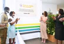 Gabon : Sylvia Bongo Ondimba et Rose Christiane Ossouka Raponda en visite à l’Ecole nationale pour enfants déficients auditifs