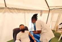 Gabon : Le ministre des Sports, Franck Nguema, appelle les athlètes à se faire vacciner contre la Covid-19