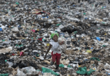 Gabon : L’AFP raillée pour son « misérabilisme » et son « tiers-mondisme » suite à un reportage sur des enfants « travaillant » à la décharge de Mindoubé