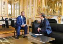 A l’Elysée, Emmanuel Macron et Ali Bongo Ondimba affichent leur « complicité »