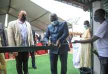 Gabon : « Le président Ali Bongo Ondimba nous demande de nous engager pleinement, d’être concrets et d’avoir le sens des priorités » (Jessye Ella Ekogha après avoir inauguré la première pharmacie à Bitam)
