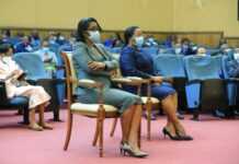 Gabon : Malgré leurs divergences, les syndicats reconnaissent les « nombreuses qualités » de Rose Christiane Ossouka Raponda