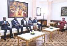Gabon : Tançant les responsables de la CNSS et CNAMGS, Ali Bongo Ondimba ordonne le paiement immédiat des salaires et la garantie des prestations
