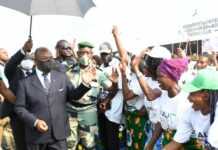 Gabon : Ali Bongo Ondimba accueilli dans la liesse « chez lui » dans le Haut-Ogooué par une foule impressionnante