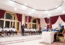 Football : Recevant l’équipe nationale du Gabon, Ali Bongo Ondimba assure qu’il veillera à ce qu’elle bénéficie d’un « niveau d’encadrement à la hauteur de son potentiel »