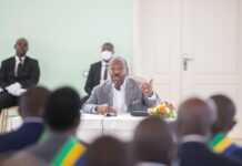 Gabon : Au deuxième jour de sa visite à Port-Gentil, Ali Bongo Ondimba échange avec les notables et les hommes politiques de l’Ogooué-Maritime