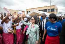 Sylvia Bongo Ondimba et Rose Christiane Ossouka Raponda lancent à Ntoum la campagne nationale de sensibilisation aux 33 mesures du programme Gabon égalité