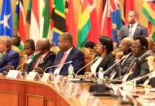 A Luanda pour le Sommet de l’Organisation des États d’Afrique, des Caraïbes et du Pacifique, Rose Christiane Ossouka Raponda s’entretient avec le président João Lourenço