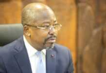 Gabon : Le premier ministre explique les (nombreux) avantages d’élections à un seul tour