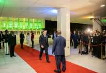 Connue pour ses prétentions excessives, l’opposition gabonaise boude largement une rencontre avec le conseiller Afrique d’Emmanuel Macron