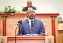 Révision constitutionnelle : Bilie-By-Nze fustige « l’incohérence et le manque de courage » d’une partie de l’opposition gabonaise