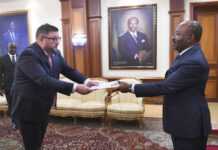 Quatre nouveaux ambassadeurs accrédités au Gabon par le président Ali Bongo Ondimba