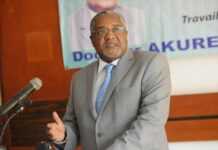 Gabon : Craignant d’être dépossédé de son parti, Nzouba-Ndama écarte Akure-Davain de la la direction des Démocrates