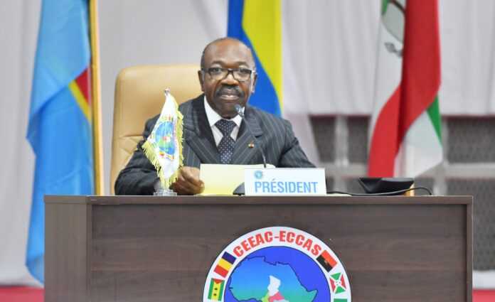 Ali Bongo Ondimba, ici le 25 février 2023 à Kinshasa, est le président en exercice de la CEEAC