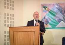 Gabon : L’emblématique ministre de l’Environnement, Lee White, cible d’attaques racistes de la part de l’opposition